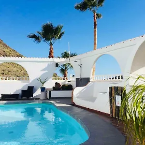 La Casa Blanca Maspalomas - - Adults Only Guest house